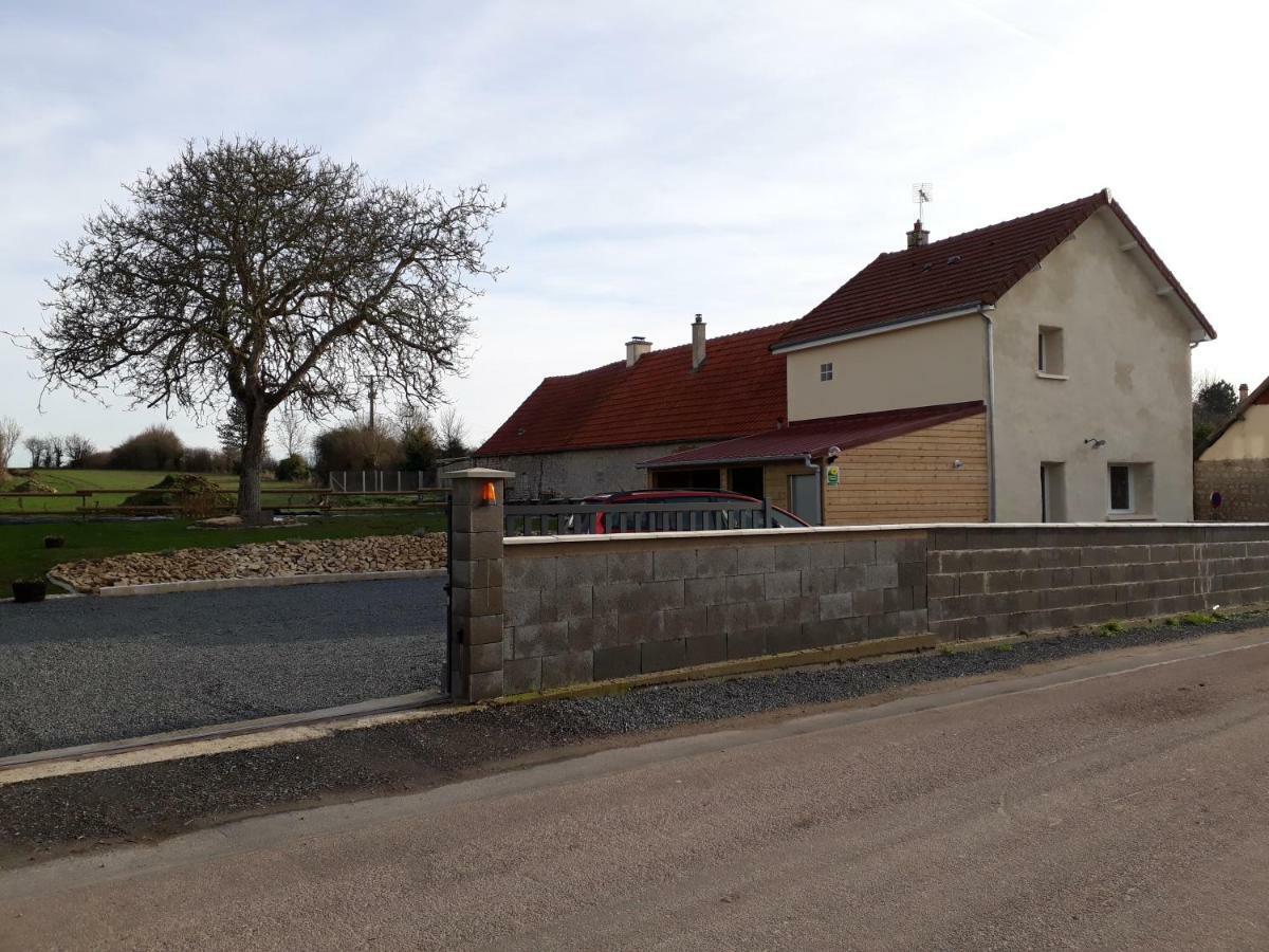 Gite " Le Vieux Noyer" Liesville-sur-Douve Exteriör bild
