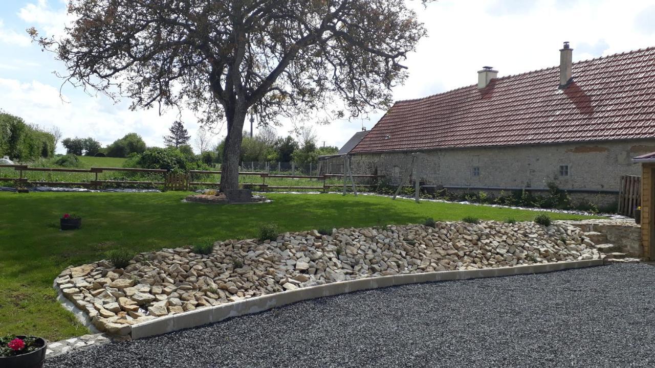 Gite " Le Vieux Noyer" Liesville-sur-Douve Exteriör bild